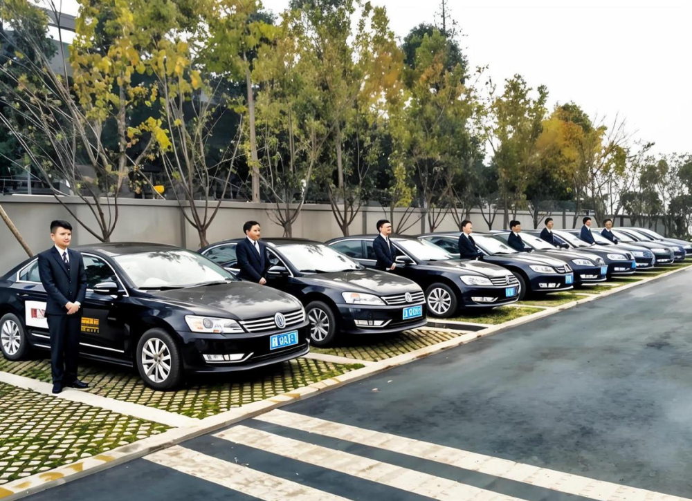 柿葉寫春秋，車隊(duì)護(hù)遠(yuǎn)行